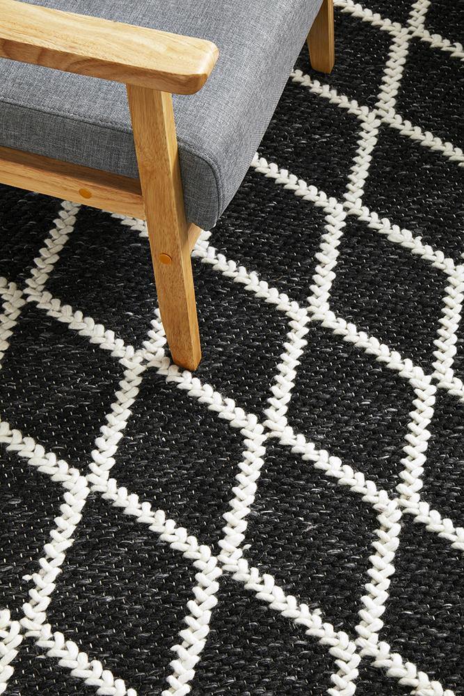 Huxley Black Rug - House Things HUXLEY COLLECTION