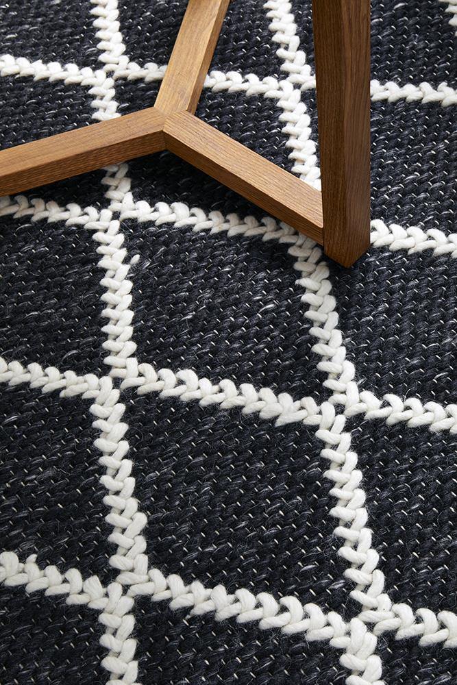 Huxley Black Rug - House Things HUXLEY COLLECTION