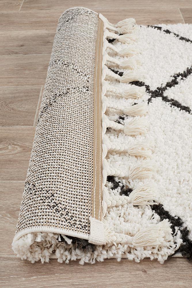 Saffron 22 White Runner Rug - House Things Saffron Collection